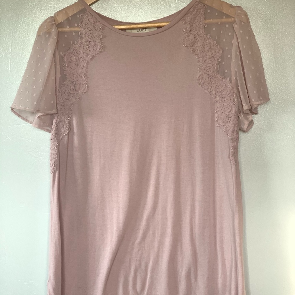 Light mauve lace shoulder blouse t-shirt
